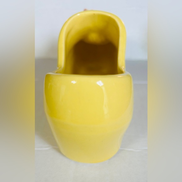 Vintage McCoy Pottery Dutch shoe with rose & leaves. Color is bright & complete. - Picture 7 of 7